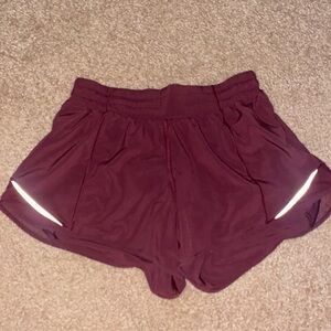 Size 4 Maroon Hotty Hots lulu shorts 4in
